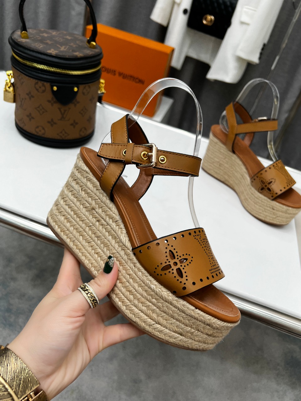 L0vis Vvtt0n Women’s Starboard Wedge Sandal Brown For Women LV 1A9PLN