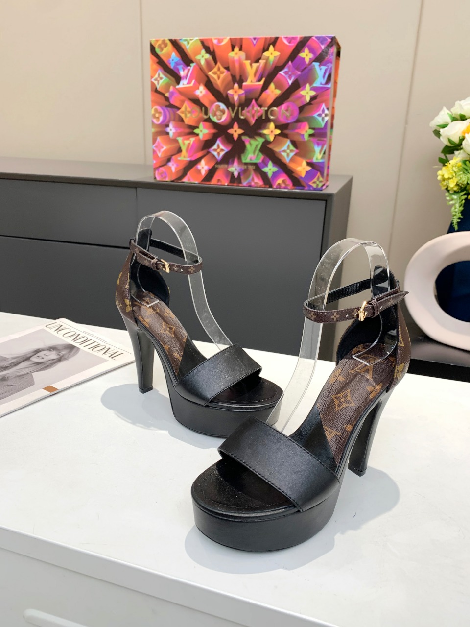 L0vis Vvtt0n Women’s Afterglow Platform Sandal Black And Brown For Women LV