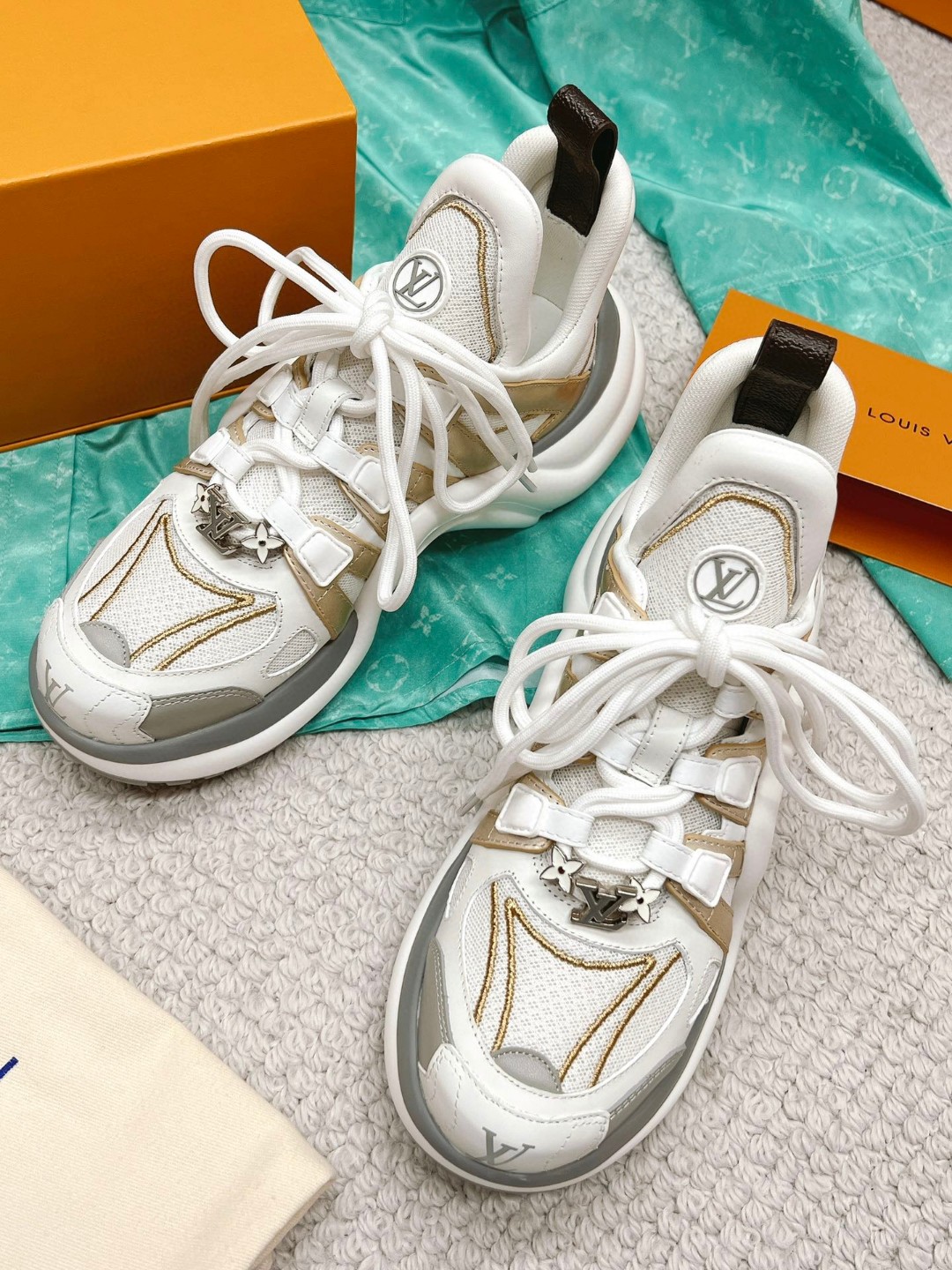 L0vis Vvtt0n LV Archlight Sneaker White For Women