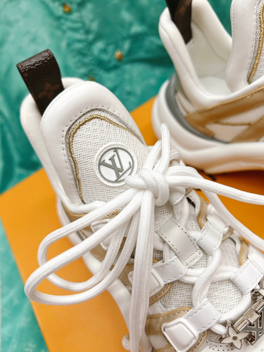 L0vis Vvtt0n LV Archlight Sneaker White For Women