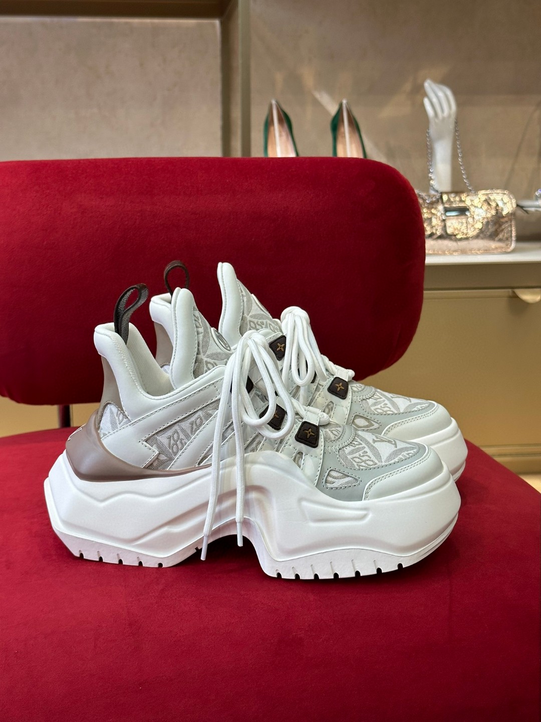L0vis Vvtt0n LV Archlight Sneaker Grey For Women
