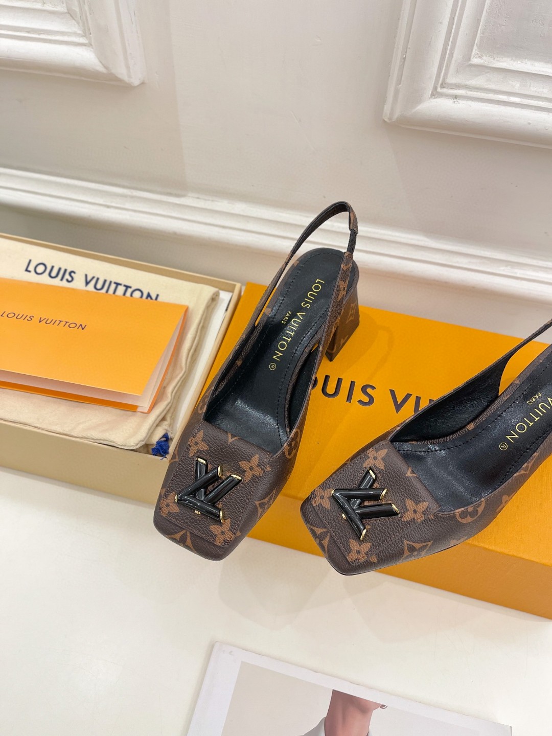 L0vis Vvtt0n Shake Slingback Pump Brown For Women