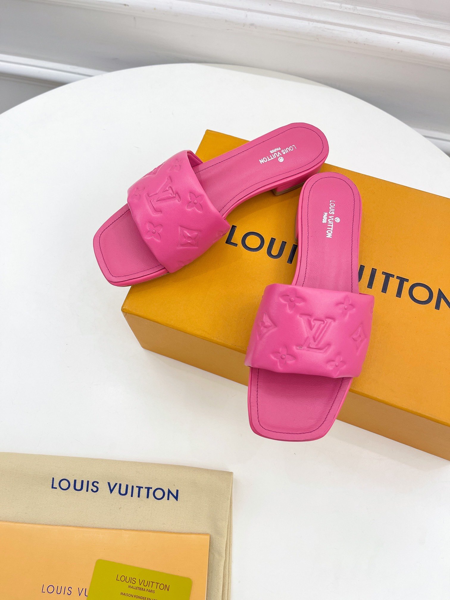 L0vis Vvtt0n Women’s Revival Flat Mule Pink For Women LV 1A9PAX