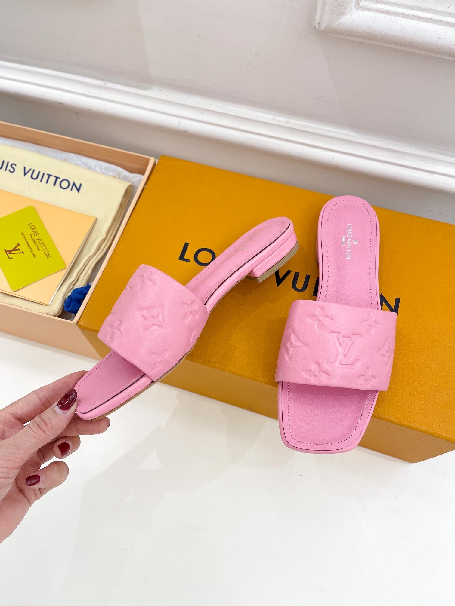 L0vis Vvtt0n Women’s Revival Flat Mule Light Pink For Women LV 1A9PA1