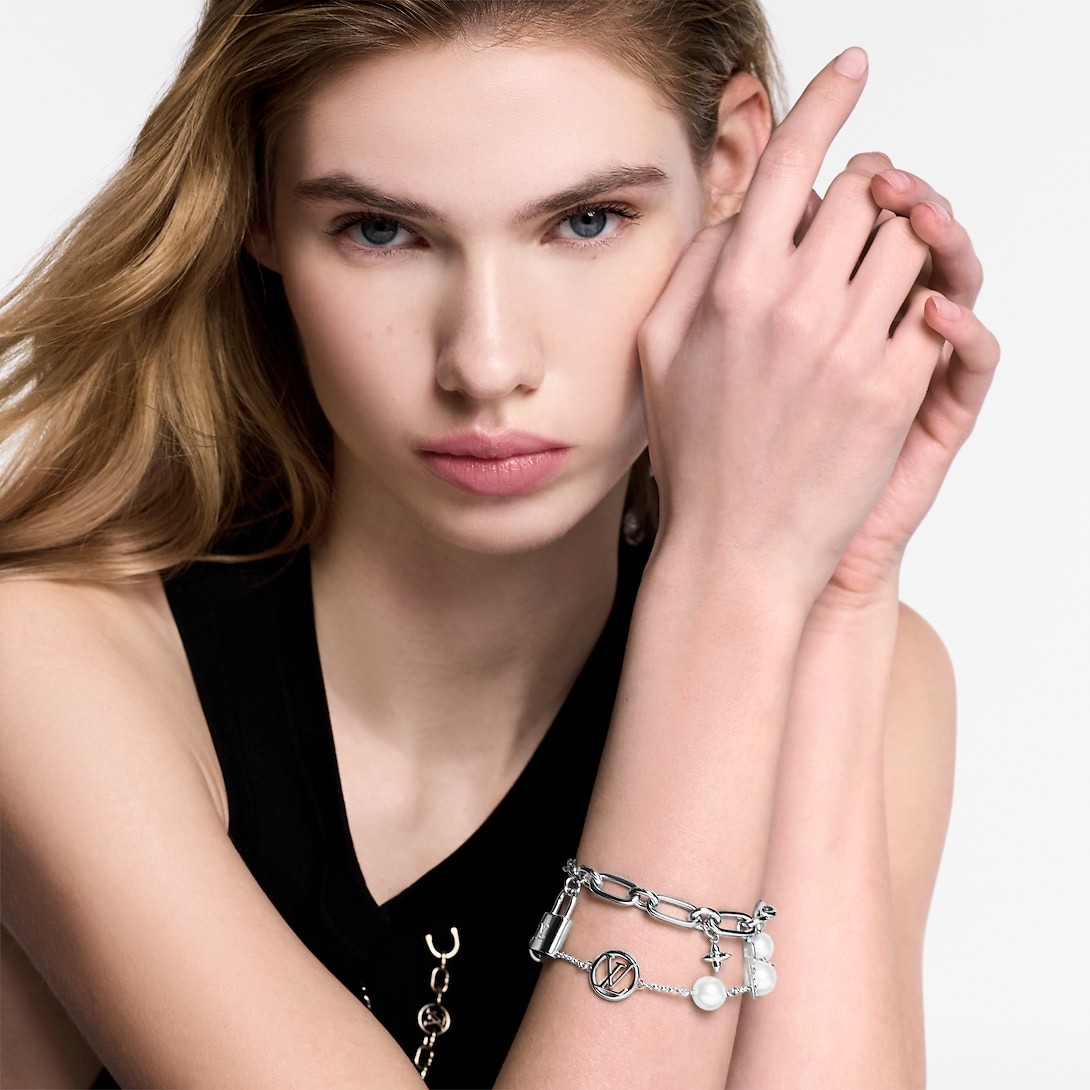 L0vis Vvtt0n Mix Chains Bracelet Silver-Toned For Women – M1380A