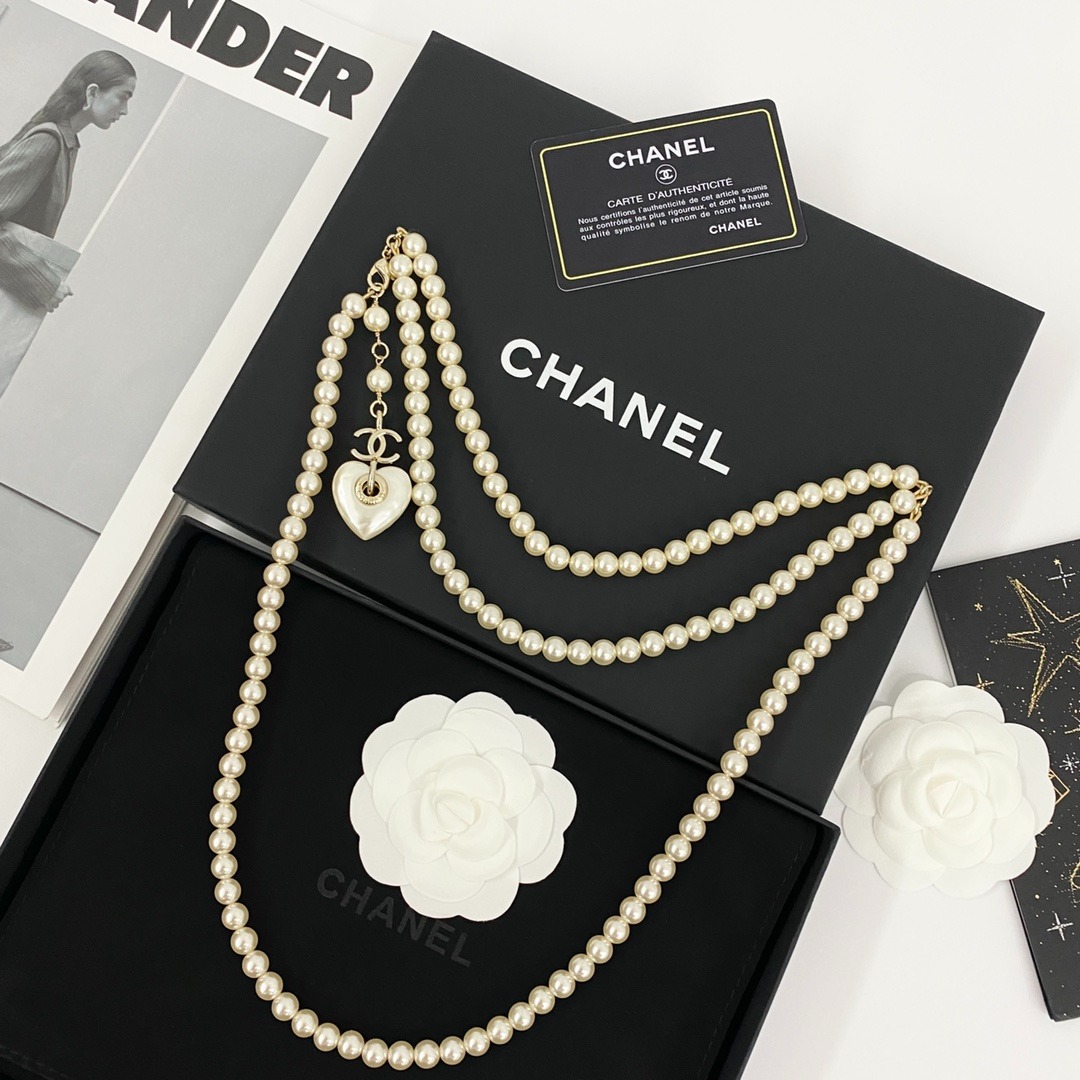 Ch**el 24 Milky White Heart Shaped Pearl Waist Necklace For Women