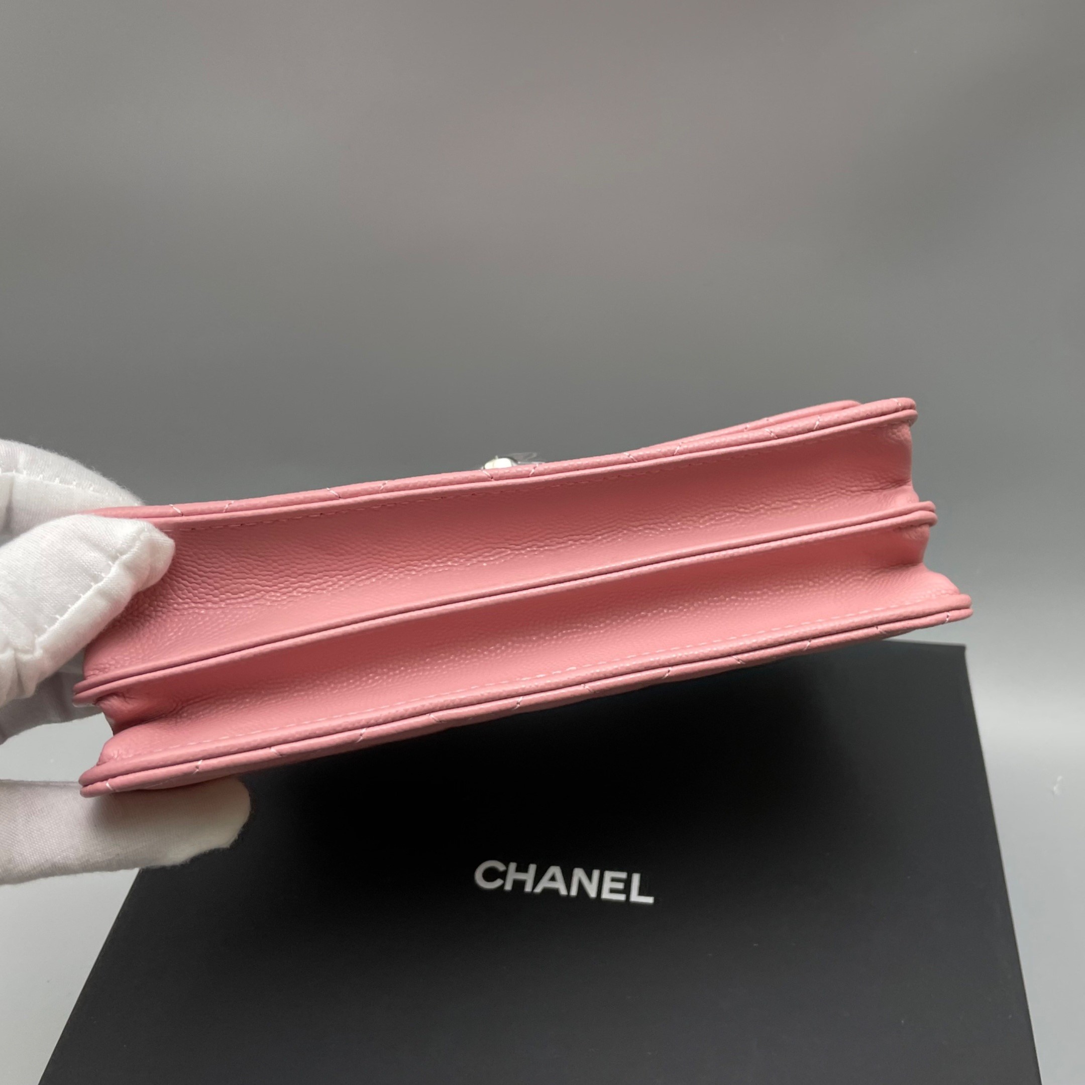 [True-to-ORIGINAL] Ch**el Clutch With Chain Pink 7.3in/18.5cm For Women