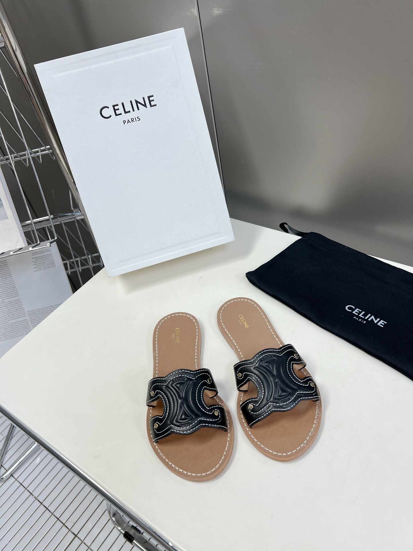 Ce1i*e Triomphe Mule Black For Women 352413767C.38NO