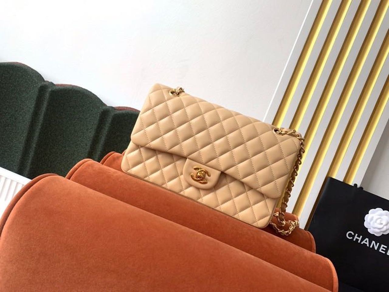 Ch**el Classic HandBag Beige For Women 9.9in/25.5cm A01112