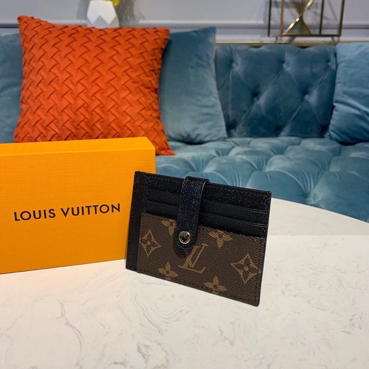 L0vis Vvtt0n Wallet