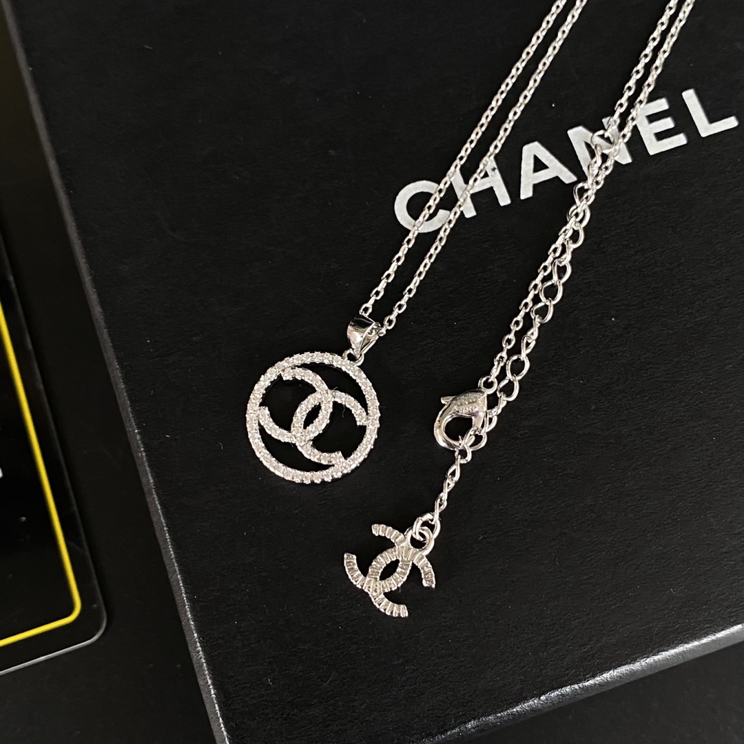 Ch**el Necklace