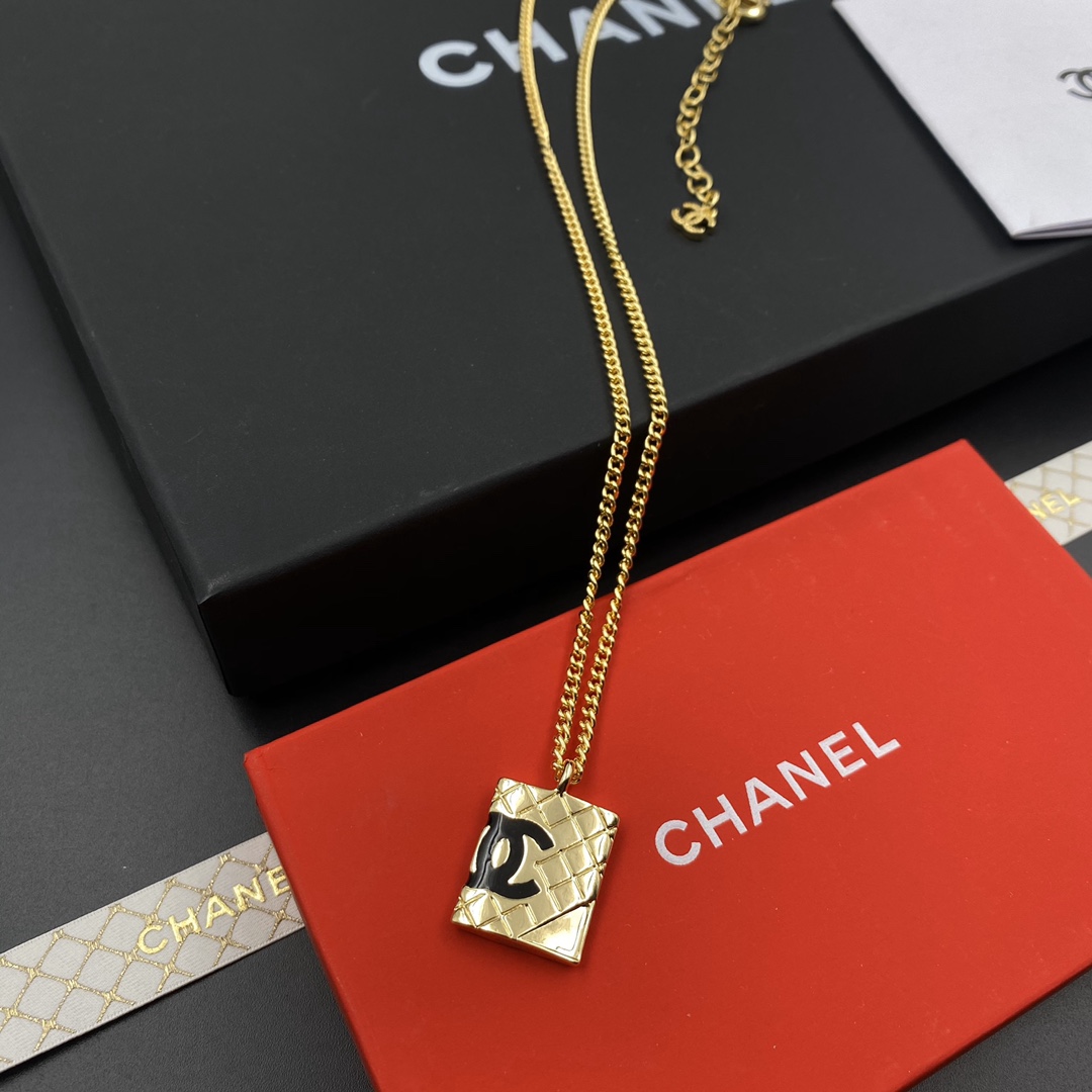 Ch**el Necklace