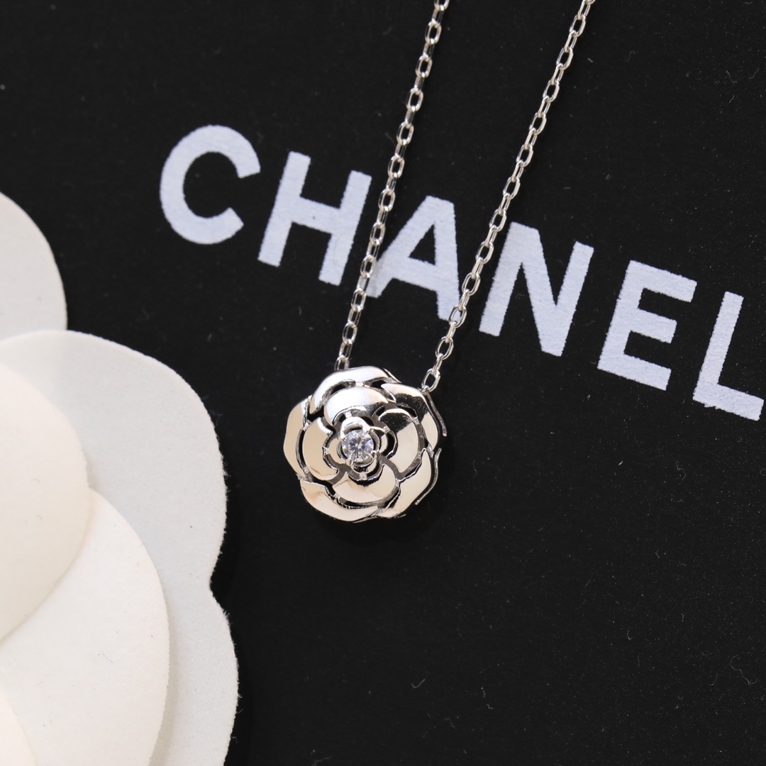 Ch**el Necklace