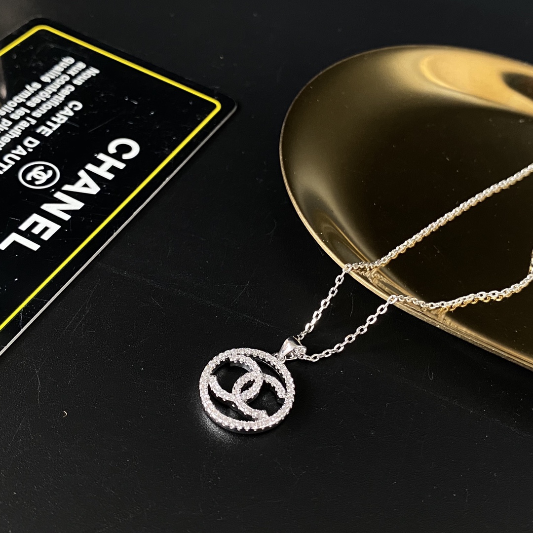 Ch**el Necklace