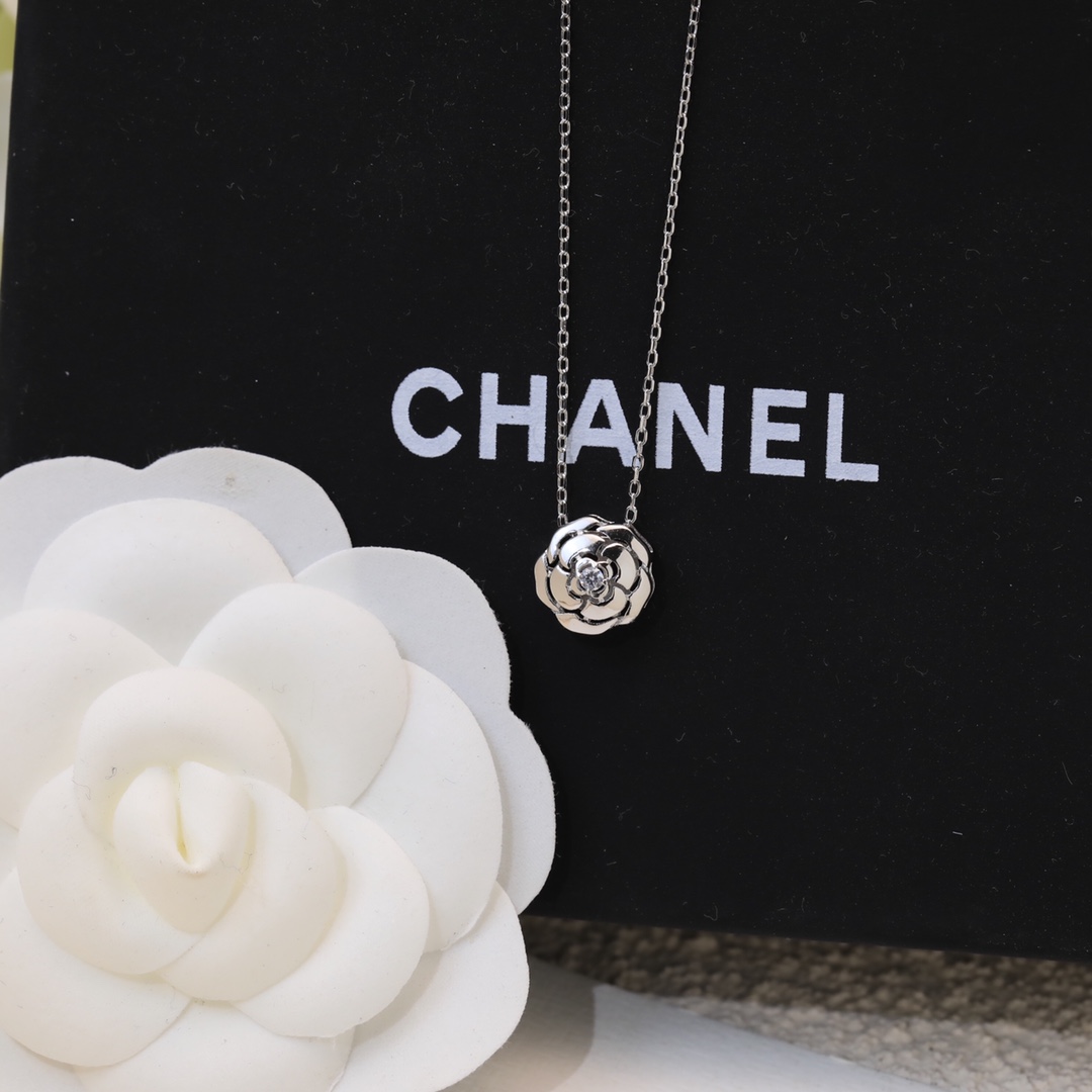 Ch**el Necklace
