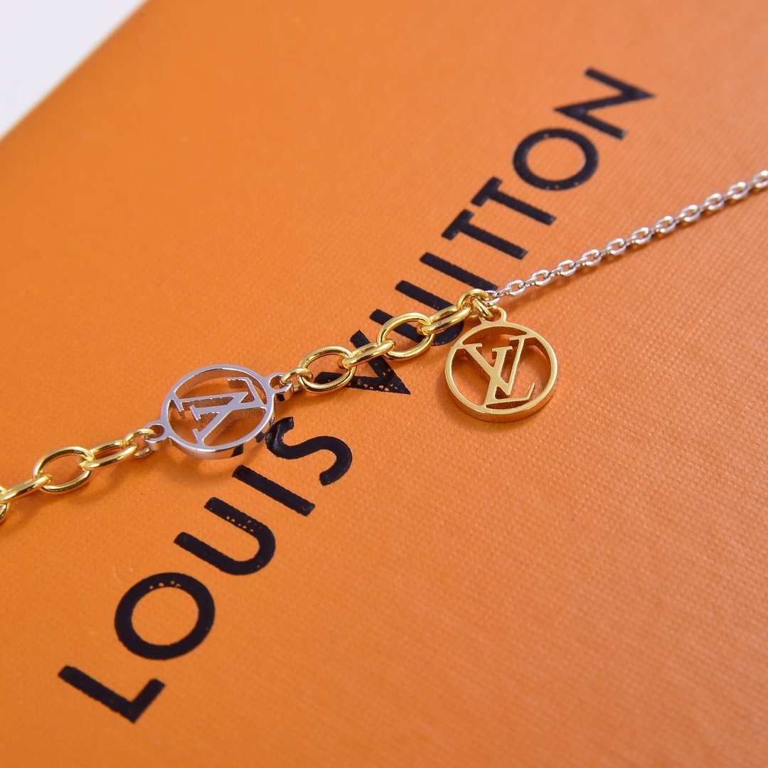 L0vis Vvtt0n Bracelet