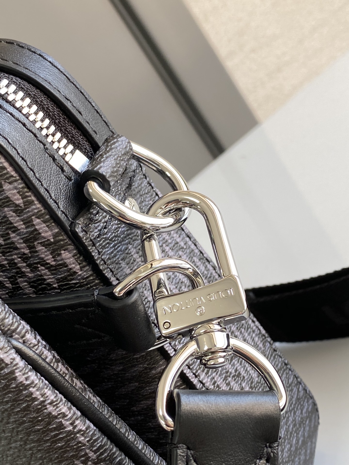 L0vis Vvtt0n Trio Messenger Damier Graphite Black For Men, Men’s Bags, Shoulder And Crossbody Bags 9.8in/25cm LV N50017