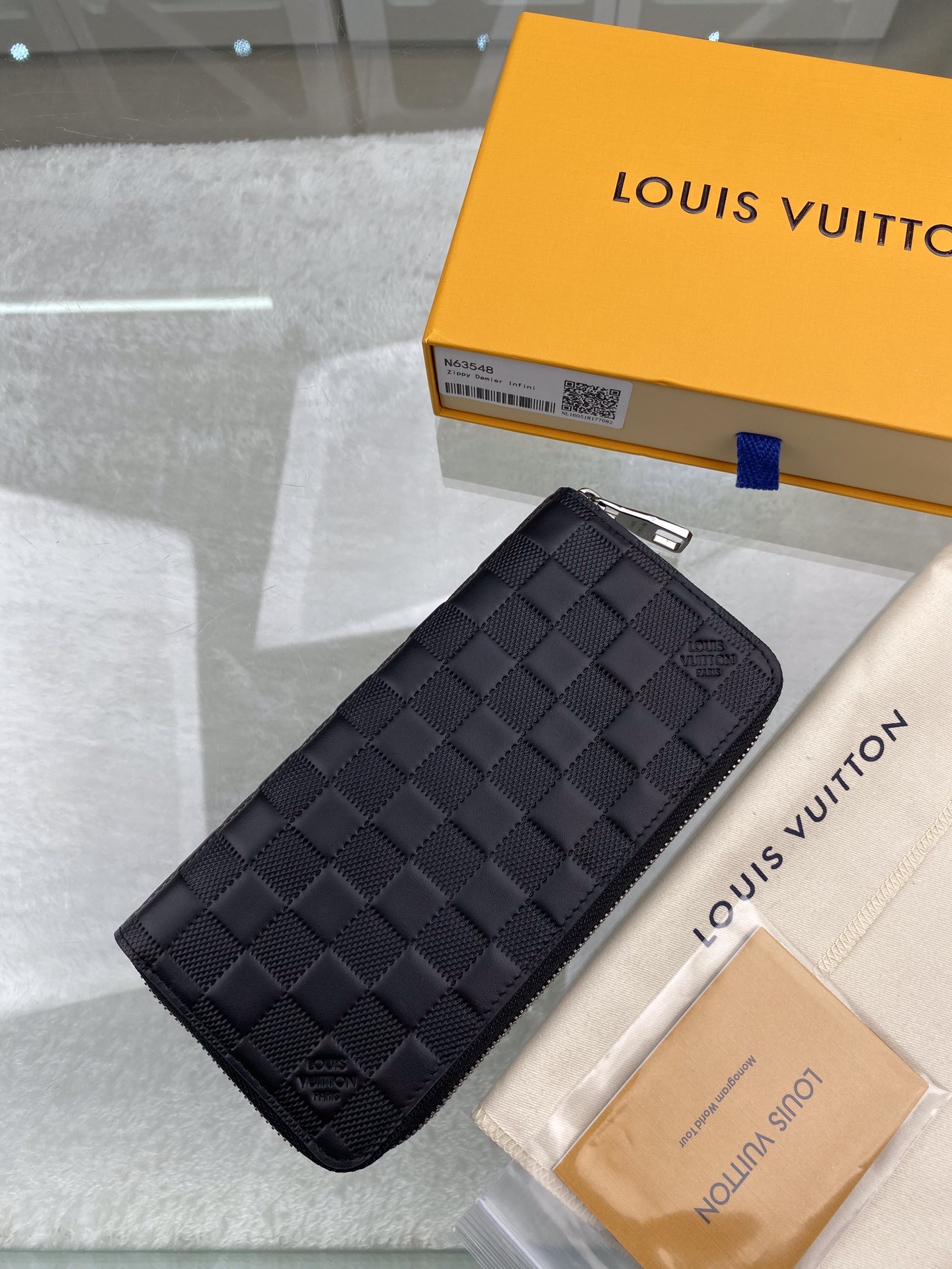 L0vis Vvtt0n Zippy Wallet Vertical Damier Infini For Men, Men’s Wallet 7.9in/20cm LV N63548