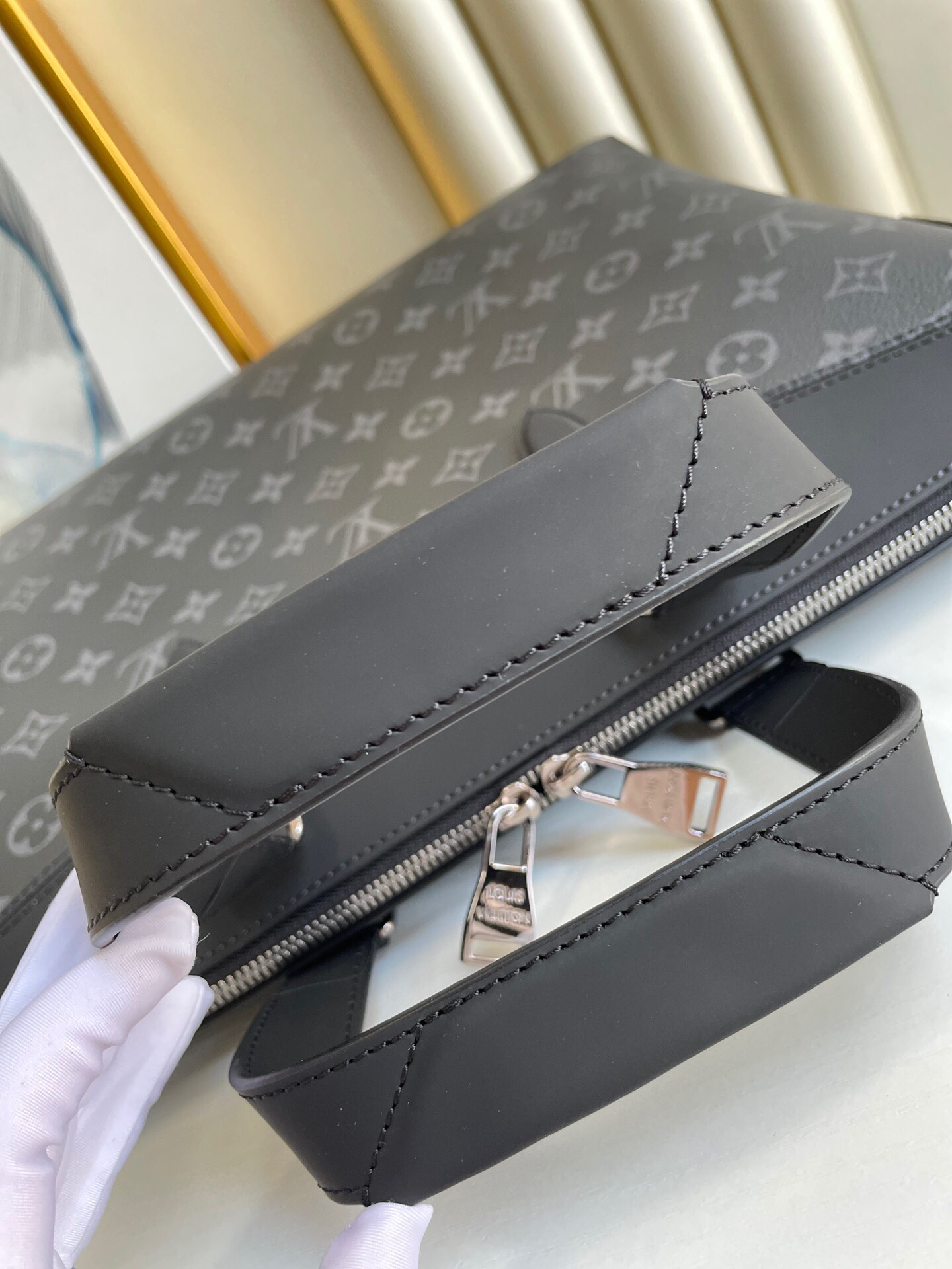 L0vis Vvtt0n Briefcase Explorer Monogram Eclipse Canvas For Men, Men’s Bags, Shoulder And Crossbody Bags 15.4in/39cm LV M40566