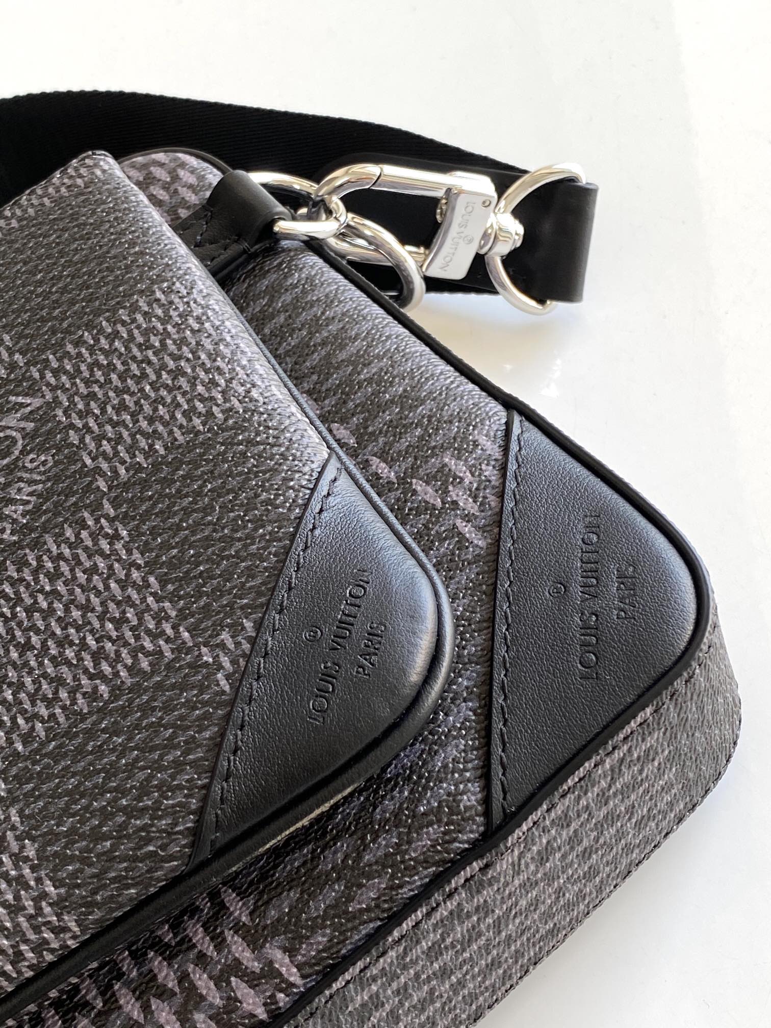 L0vis Vvtt0n Trio Messenger Damier Graphite Black For Men, Men’s Bags, Shoulder And Crossbody Bags 9.8in/25cm LV N50017