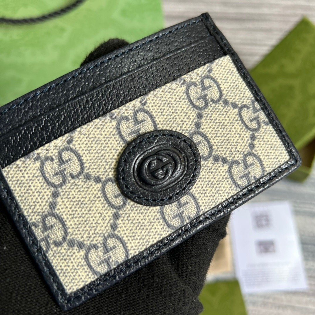 Gvc*1 Card GG Case with Interlocking G Light Grey For Men 4in/10cm GG 673002 K9GSN 4075