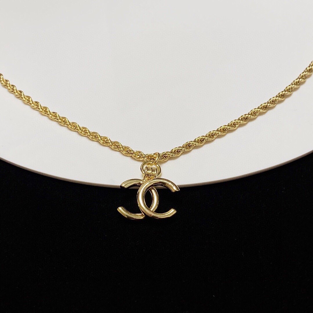Ch**el Necklace