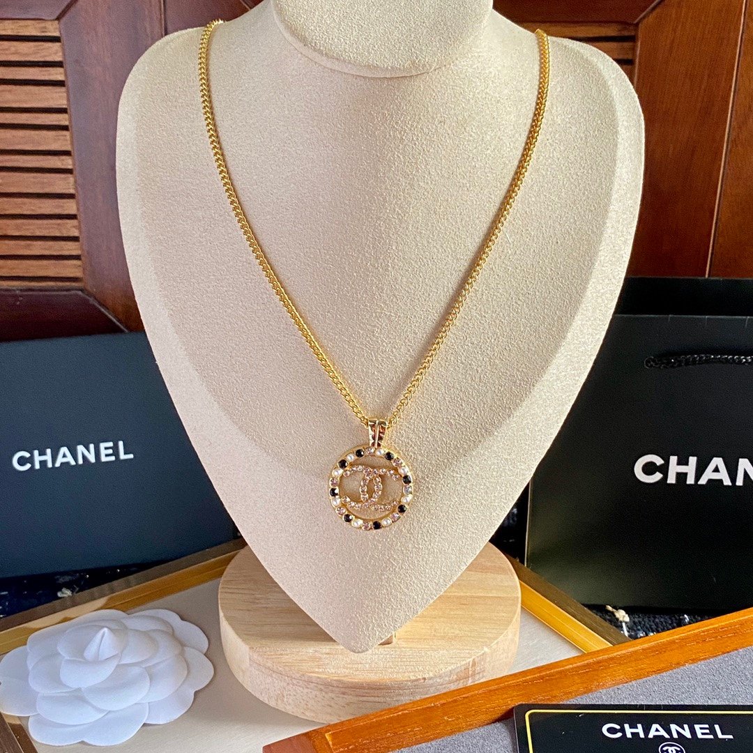 Ch**el Necklace