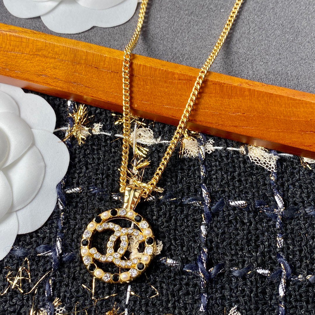 Ch**el Necklace