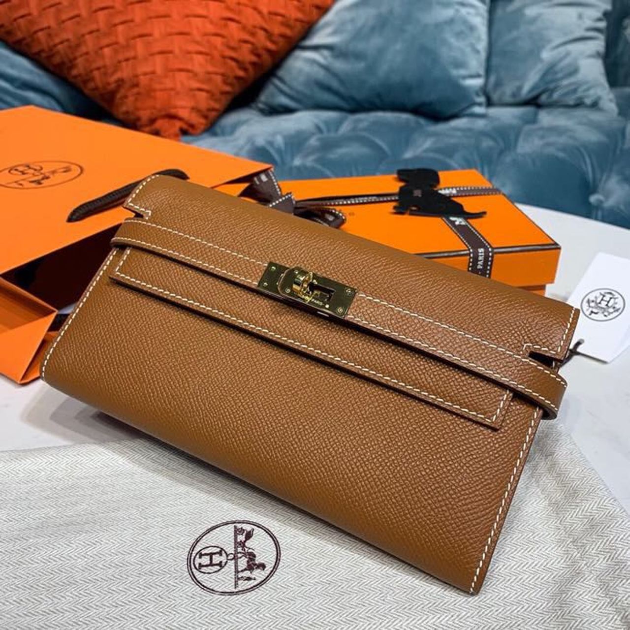 H**me5 Kelly Wallet To Go Woc Brown With Gold Toned Hardware Bag For Women 8.2in/21cm