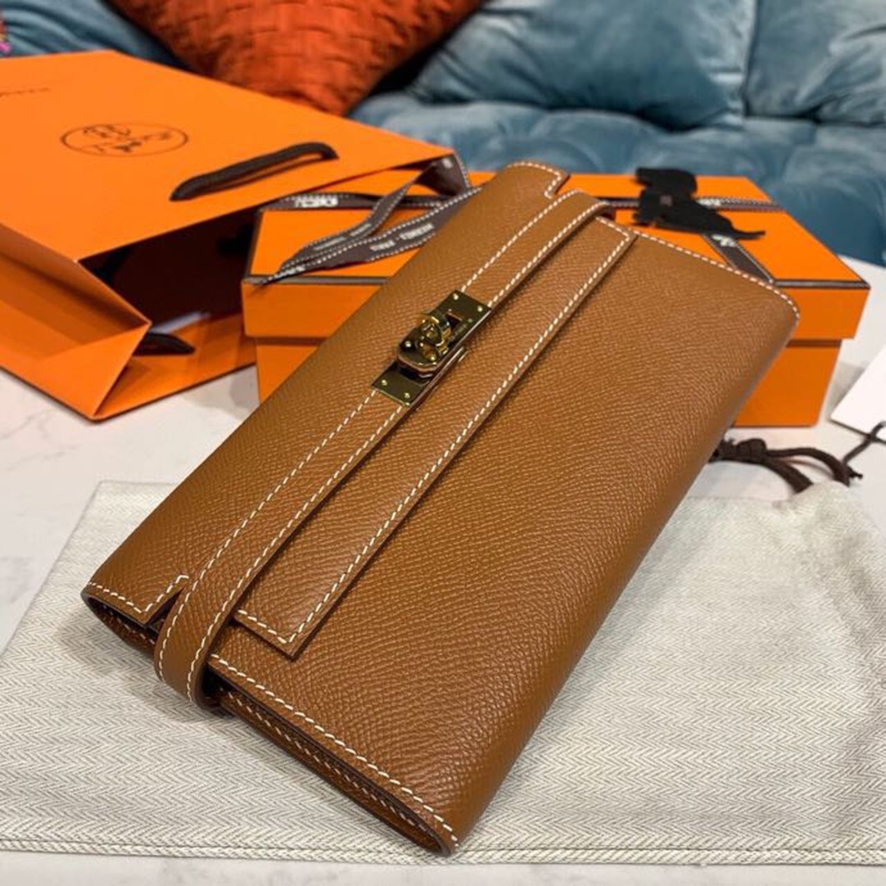 H**me5 Kelly Wallet To Go Woc Brown With Gold Toned Hardware Bag For Women 8.2in/21cm