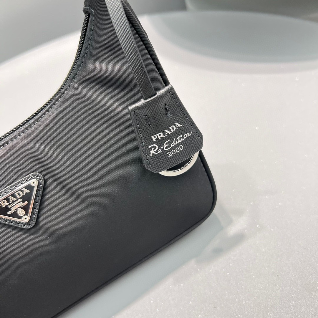 Pra*a Re-Nylon Re-Edition 2000 Mini-Bag Black For Women, Women’s Bags 8.6in/22cm 1NE515_RDH0_F0002