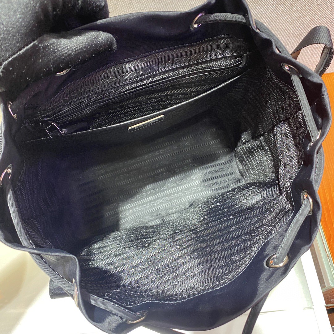 Pra*a Small Re-Nylon Backpack Black For Women, Women’s Bags 11in/28cm 1BZ677_RV44_F0002_V_OOO