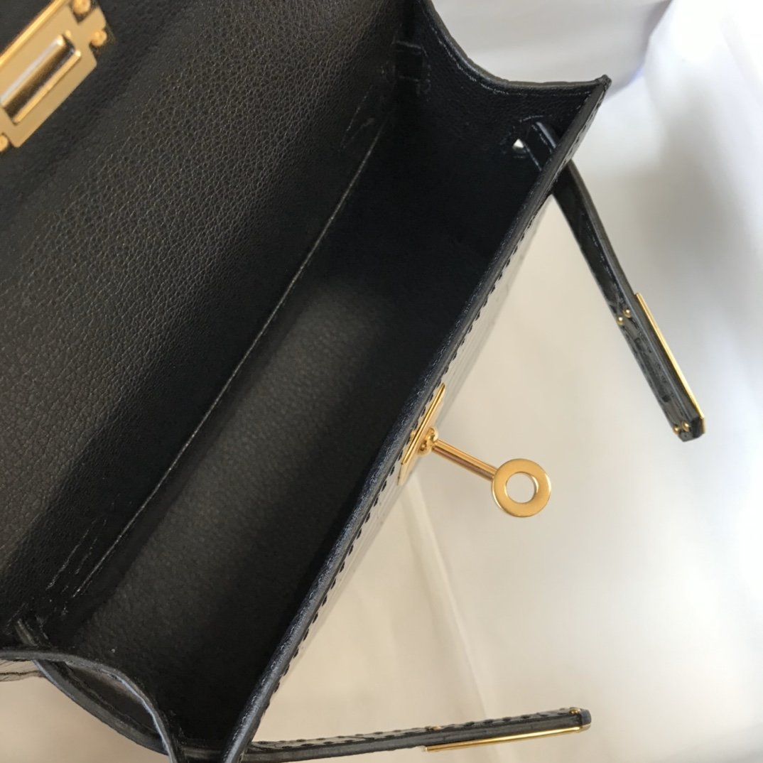 H**me5 Kelly Black For Women Gold Toned Hardware 7.8in/20cm