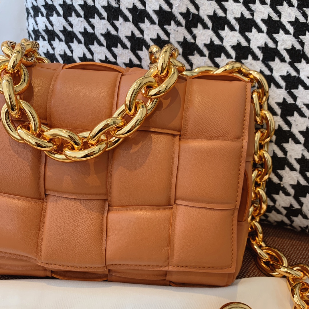 B0tt*ga Ven*ta Chain Cassette Brown, For Women, Women’s Bags 10.2in/26cm