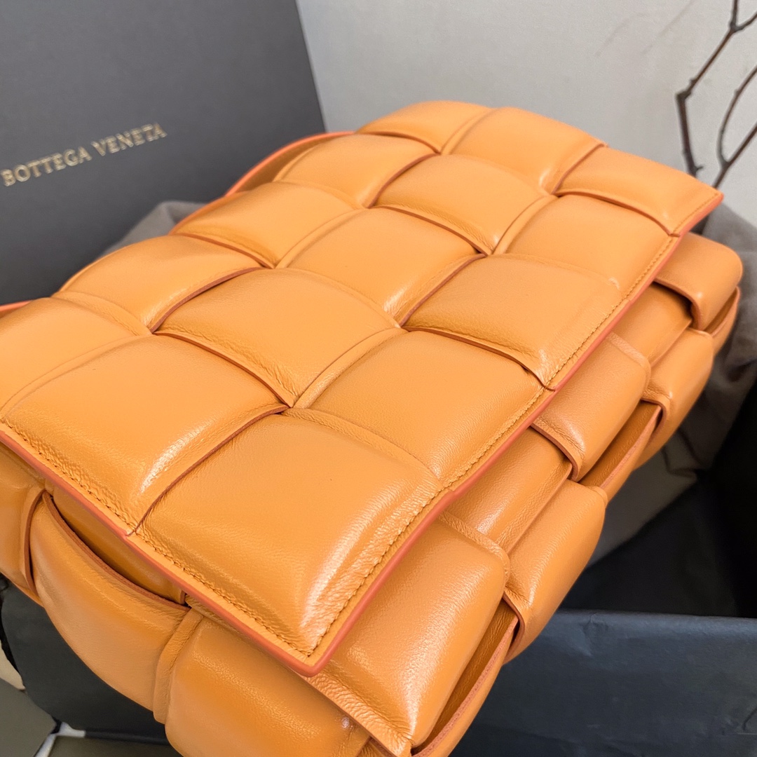 B0tt*ga Ven*ta Padded Cassette Bag For Women 10.2in/26cm In Orange