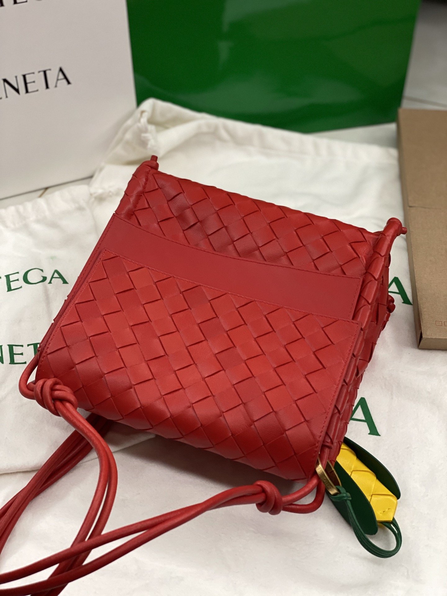 B0tt*ga Ven*ta Backpack Red, For Women, Women’s Bags 8.9in/22.5cm