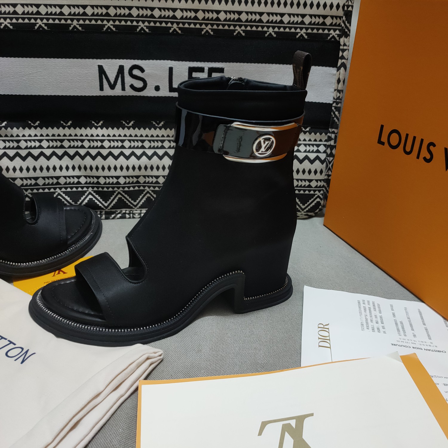 L0vis Vvtt0n Women’s Moonlight Ankle Boots Black For Women LV 1AA0H5