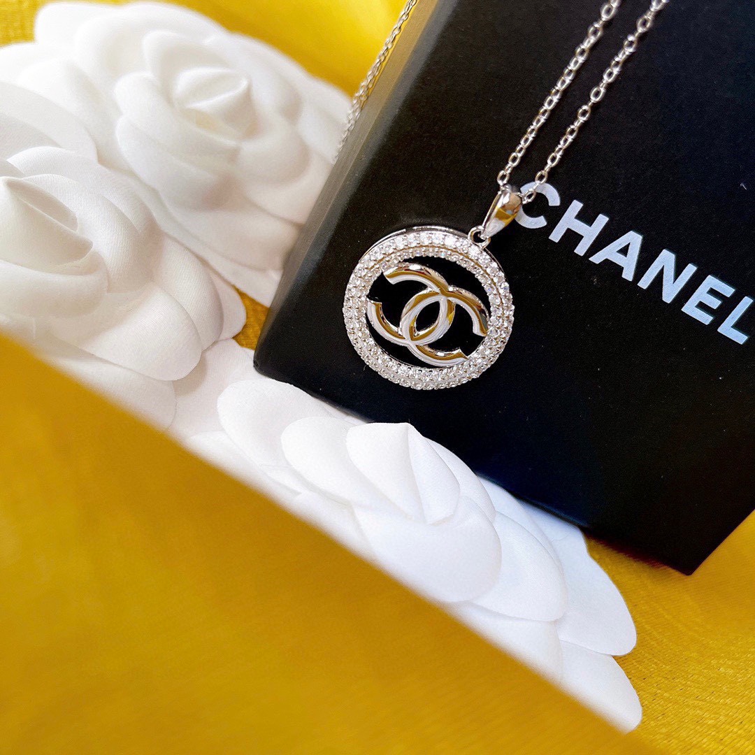Ch**el Necklace