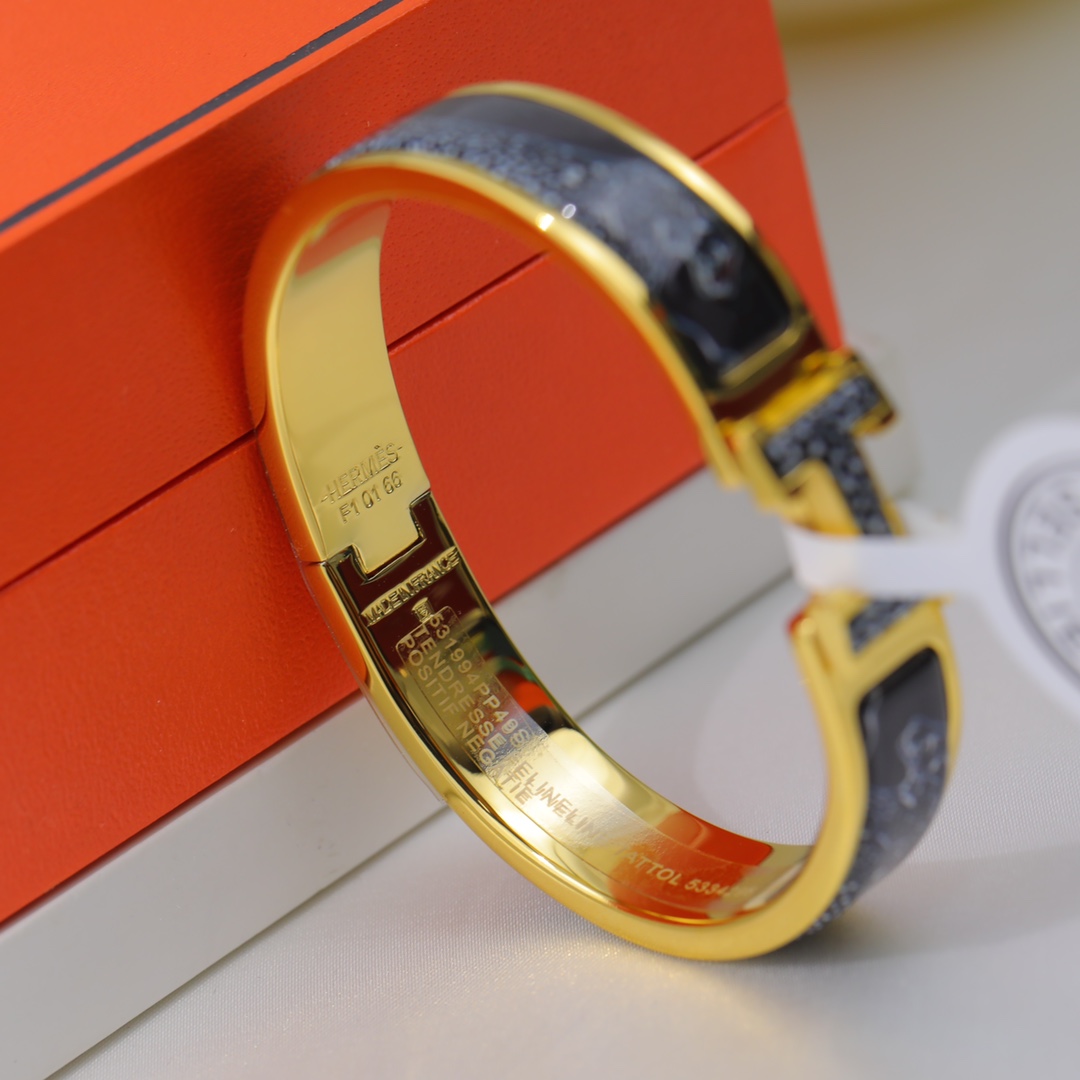 H**me5 Bracelet
