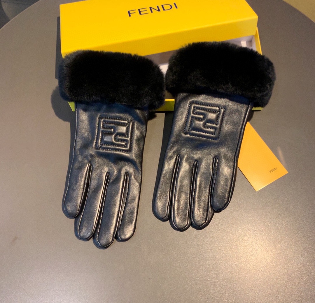 F**di Gloves In Black