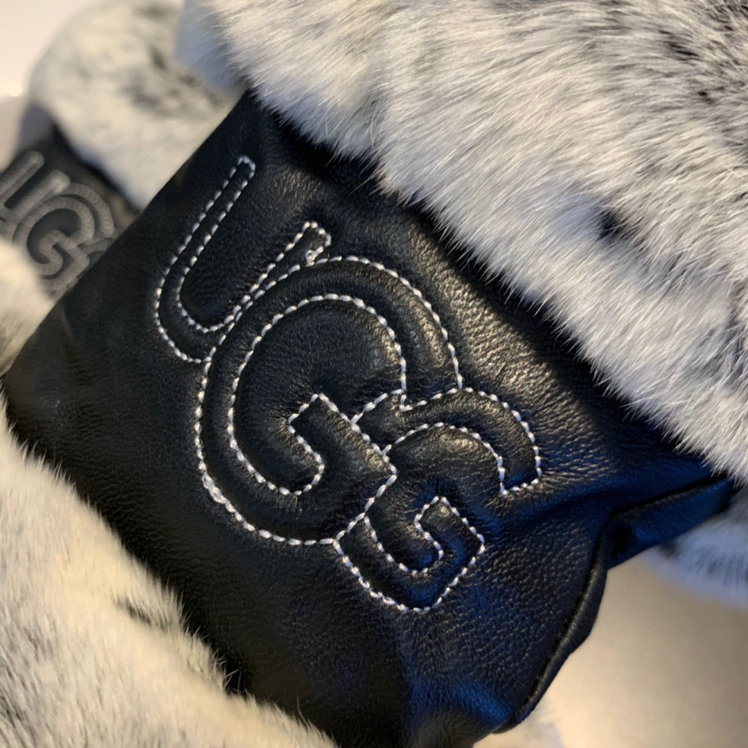 Gvc*1 Gloves With Signature Double G Motif In Black