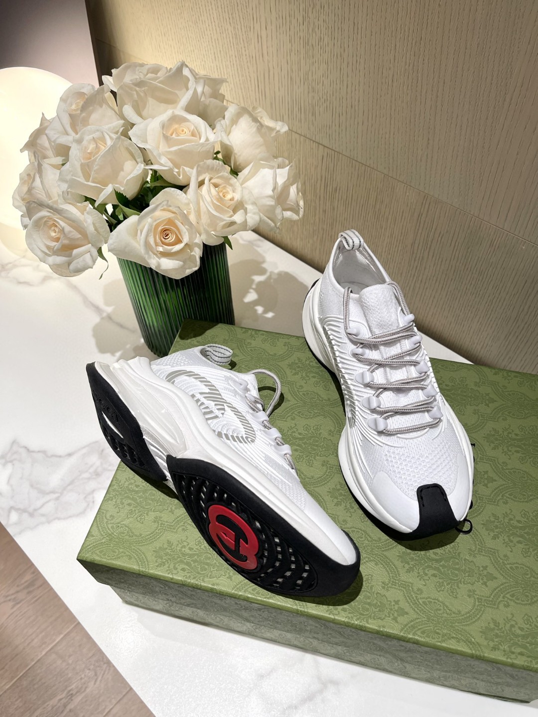 Gvc*1 Run Women’s Sneaker White For Women 680893 USM10 8475