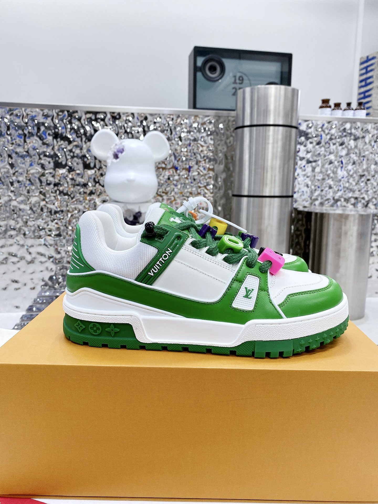 L0vis Vvtt0n LV Trainer Sneaker Green For Men LV