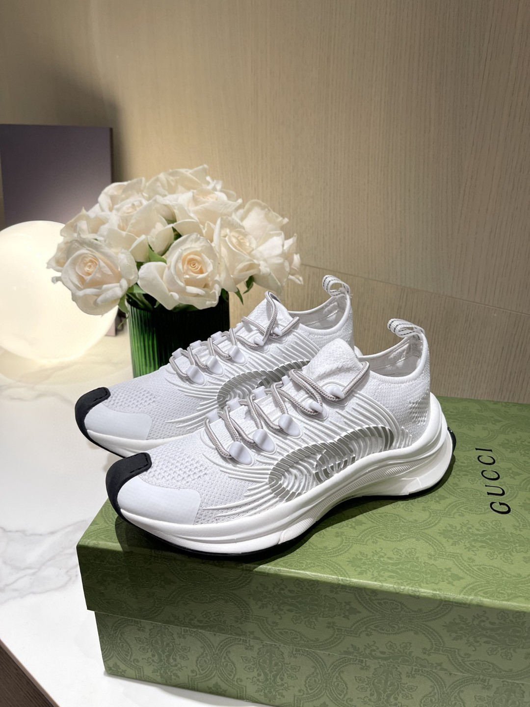 Gvc*1 Run Women’s Sneaker White For Women 680893 USM10 8475