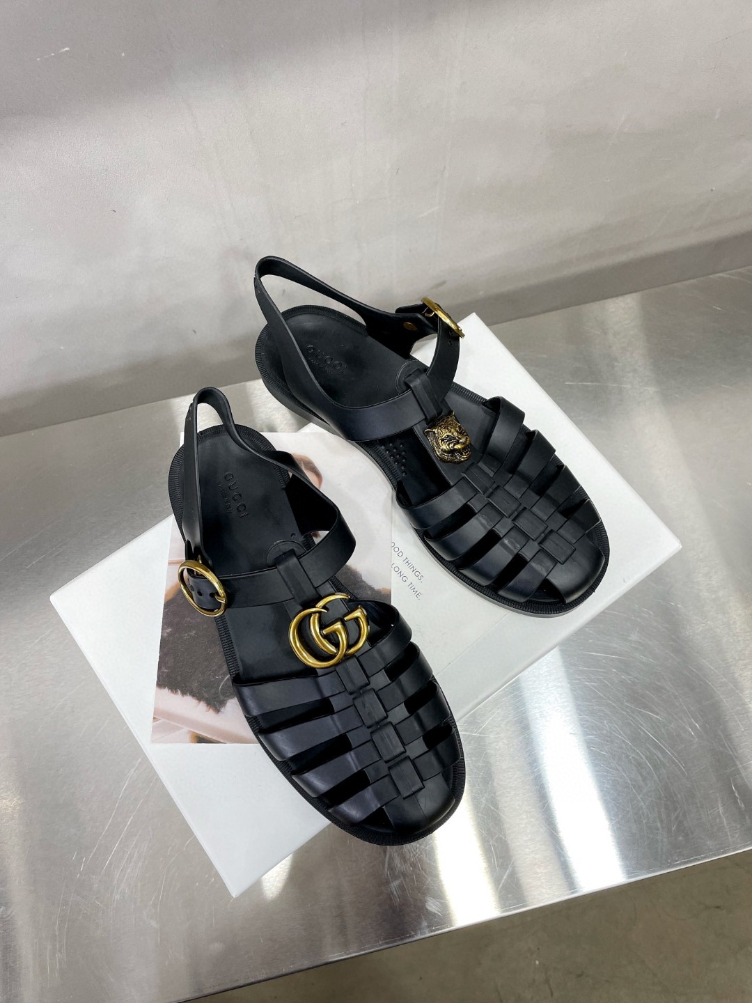 Gvc*1 Women’s Rubber Buckle Strap Sandal Black For Women 463463 J8700 1000