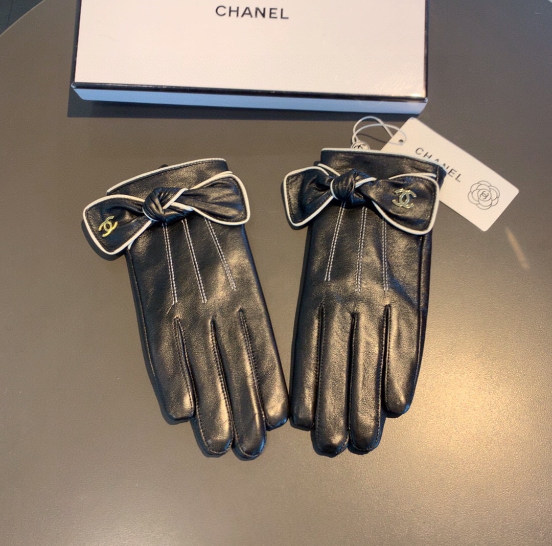 Ch**el Gloves In Black