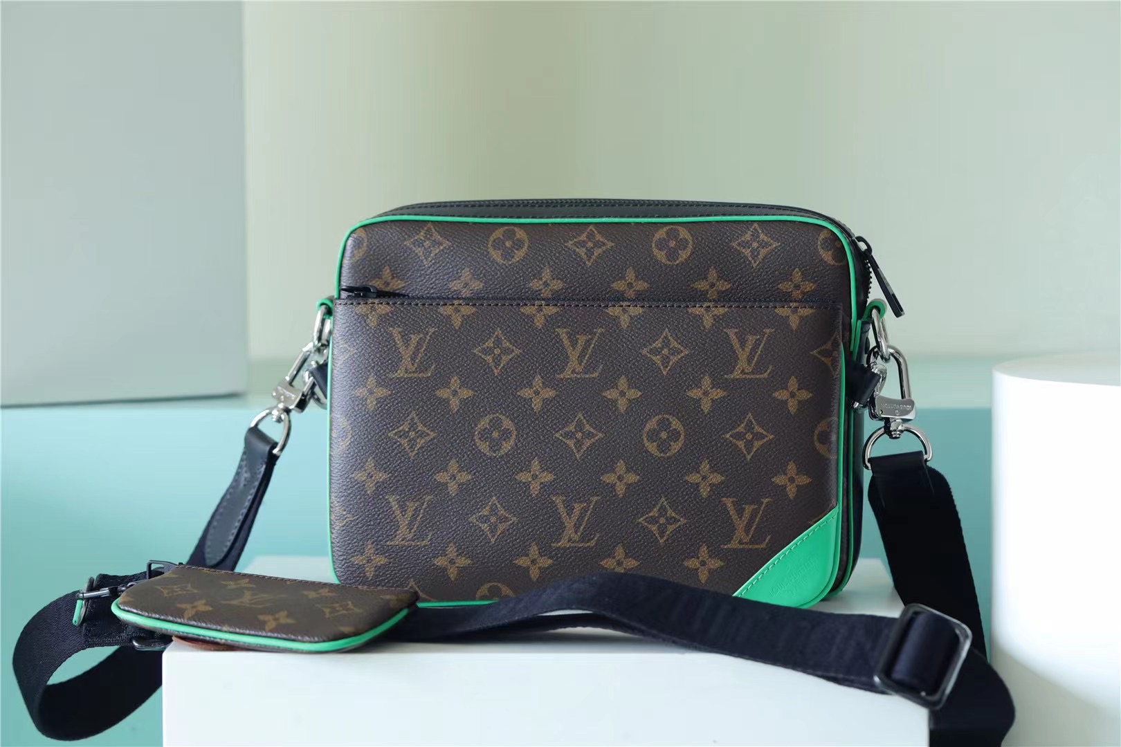 L0vis Vvtt0n Trio Messenger Monogram Macassar Canvas By Virgil Abloh’s Green For Men, Men’s Bags, Shoulder And Crossbody Bags 9.5in/25cm LV