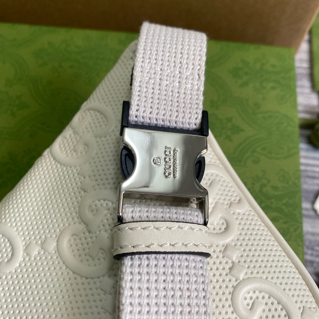 Gvc*1 GG Embossed Belt Bag White GG Embossed For Men  9.1in/23cm GG 658582 1W3CN 9022