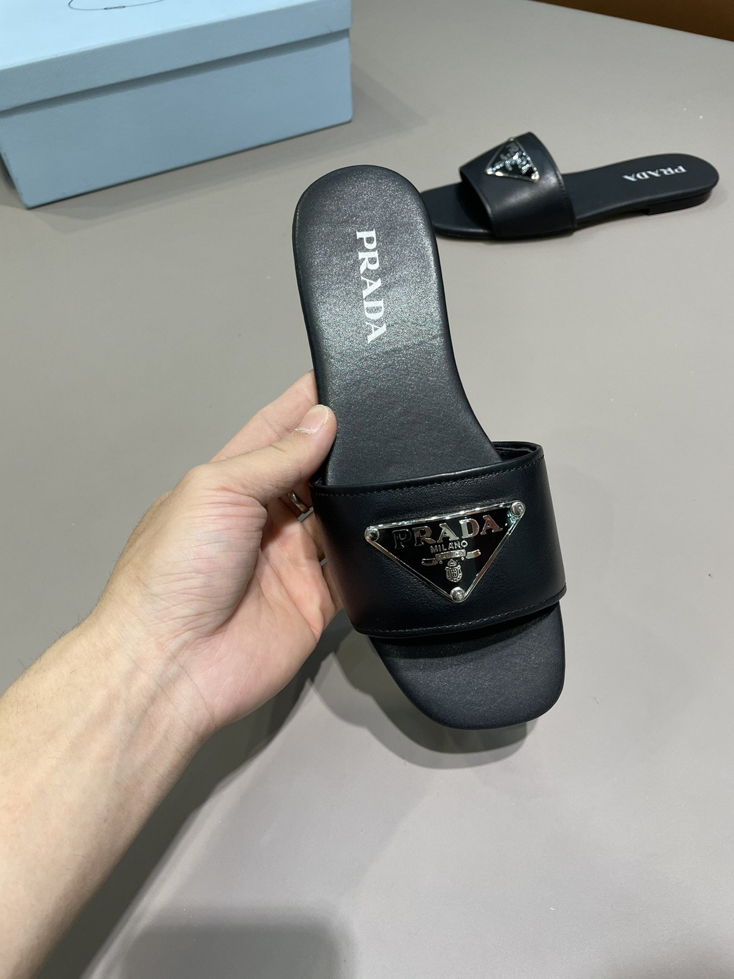Pra*a Saffiano Slides Black For Women 0.4in/10mm PRD 1XX627_053_F0002_F_010