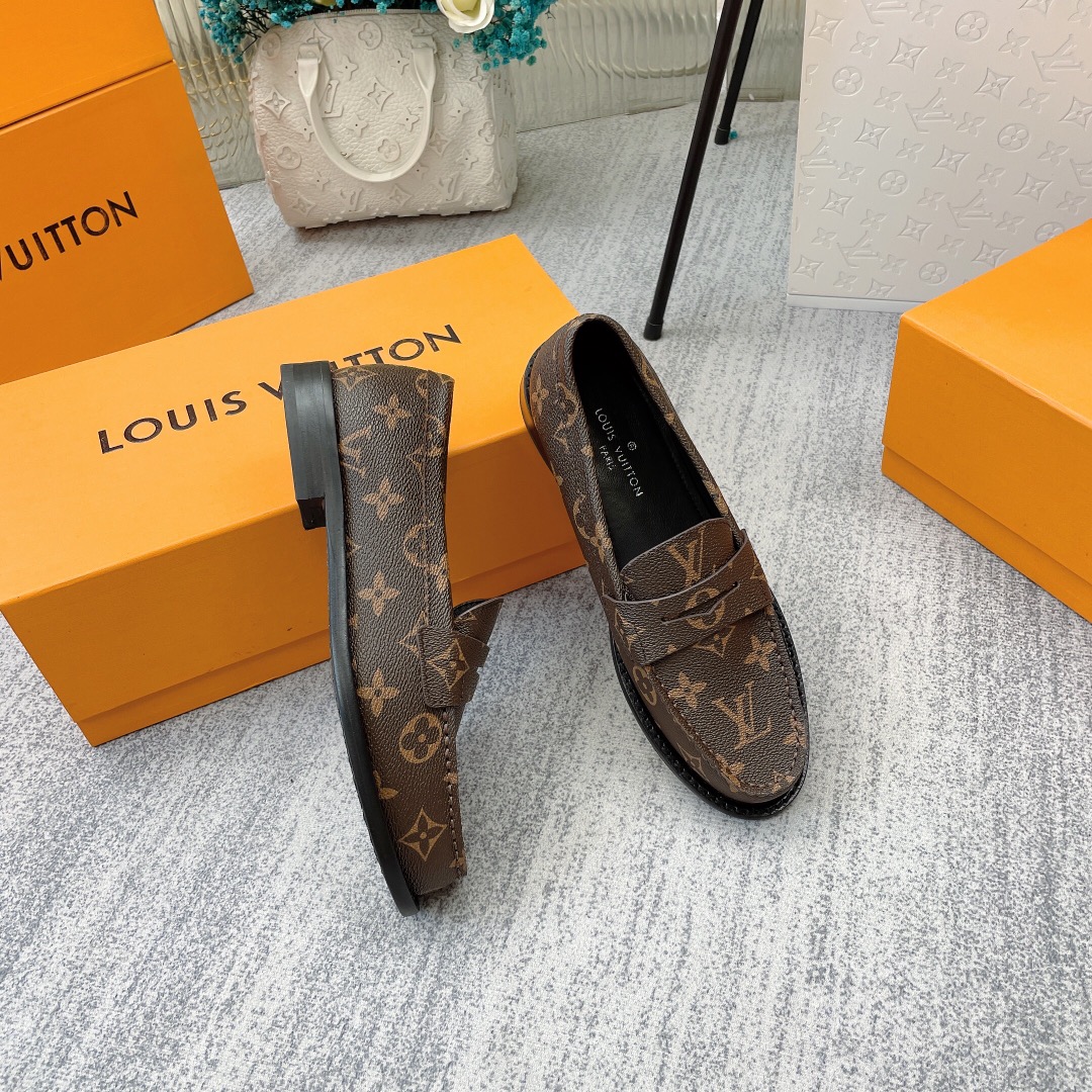 L0vis Vvtt0n Women’s Chess Flat Loafe Cacao Brown For Women LV 1AA1XZ